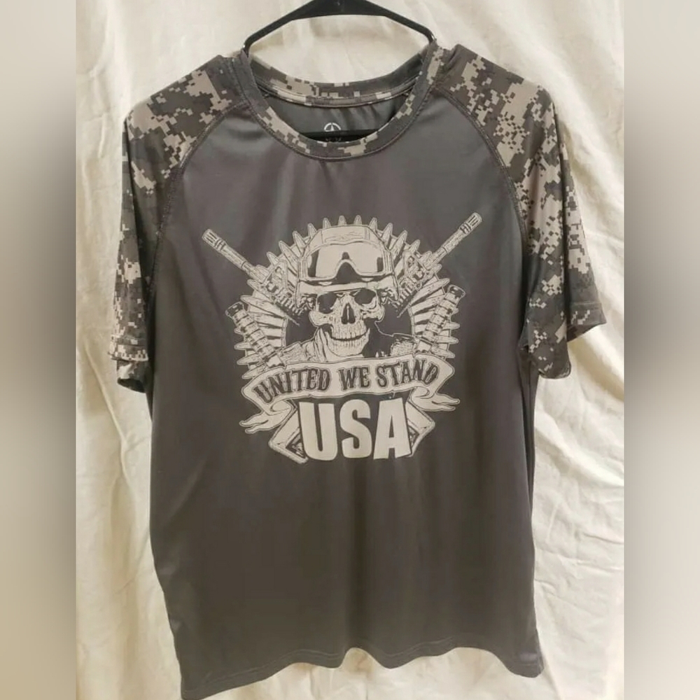United We Stand USA Camouflage Skull Short-Sleeve Shirt Sz L 42-44